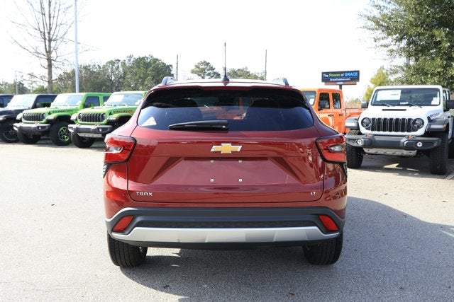 2025 Chevrolet Trax FWD LT