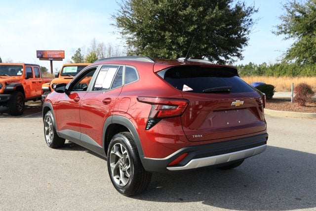 2025 Chevrolet Trax FWD LT