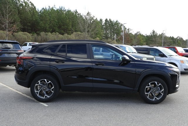 2025 Chevrolet Trax FWD LT