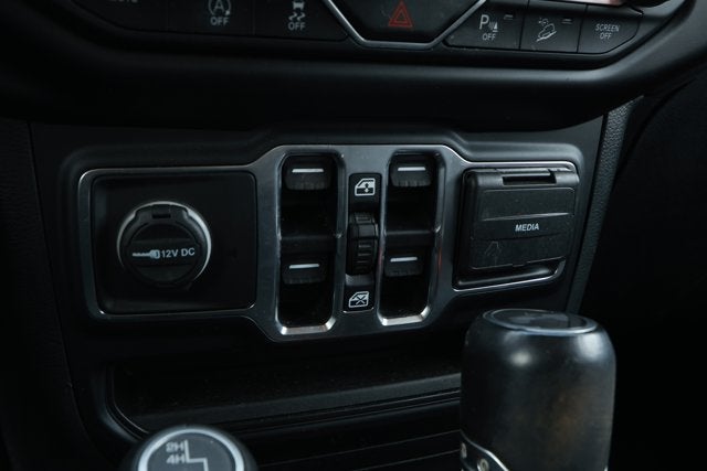 2020 Jeep Wrangler Unlimited Sahara Altitude 4x4