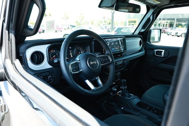 2025 Jeep Wrangler 4-Door Sahara 4x4