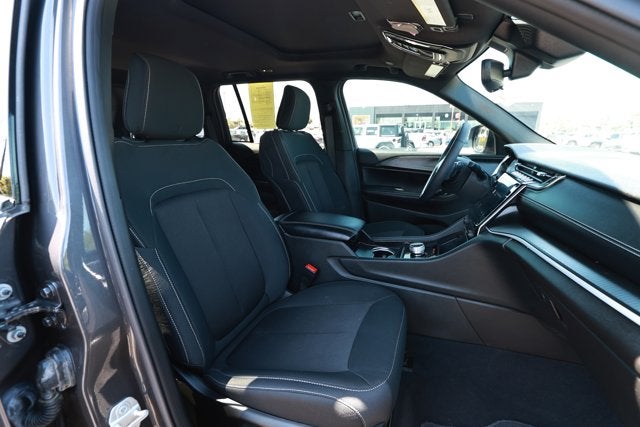 2024 Jeep Grand Cherokee Laredo X 4x2