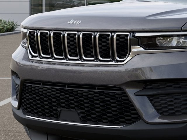 2025 Jeep Grand Cherokee GRAND CHEROKEE LAREDO 4X2