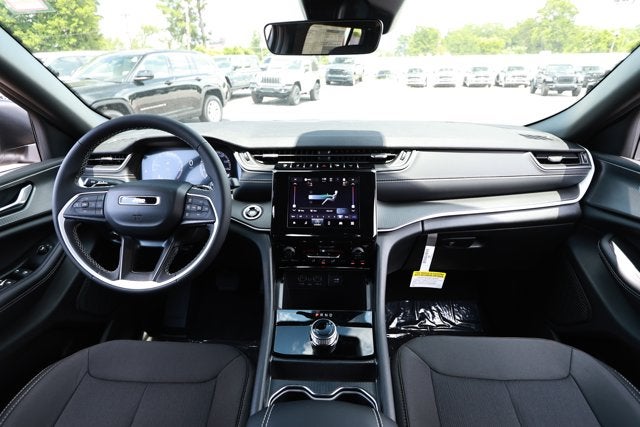 2026 Jeep Grand Cherokee GRAND CHEROKEE LAREDO 4X2