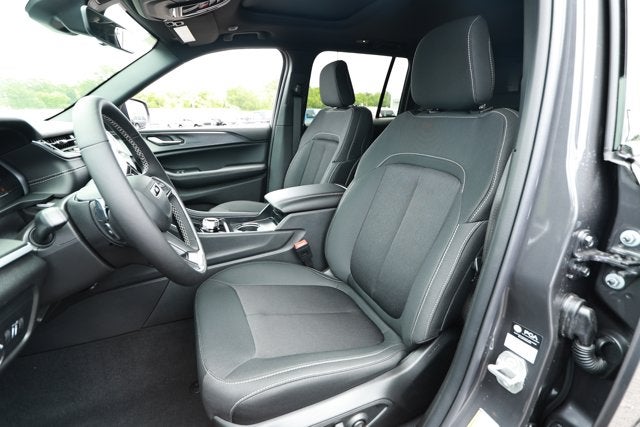 2026 Jeep Grand Cherokee GRAND CHEROKEE LAREDO X 4X2