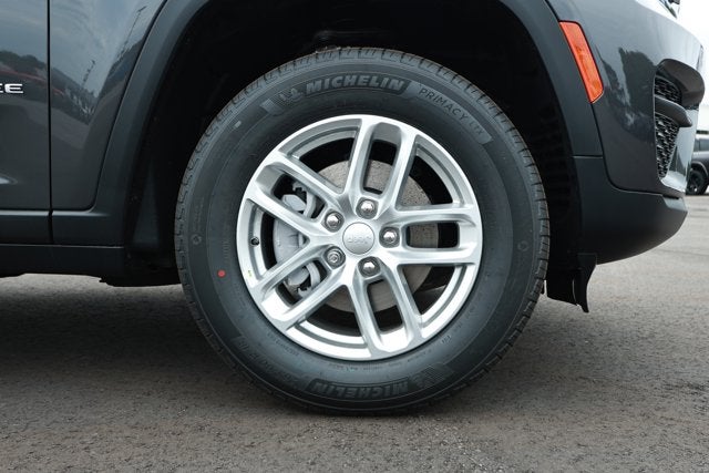 2026 Jeep Grand Cherokee GRAND CHEROKEE LAREDO X 4X2