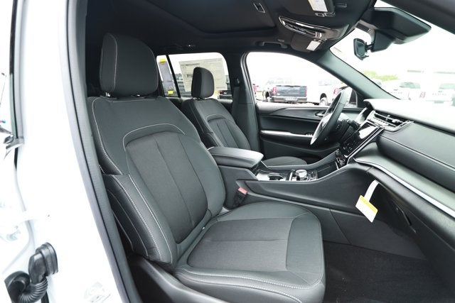 2026 Jeep Grand Cherokee GRAND CHEROKEE LAREDO X 4X2
