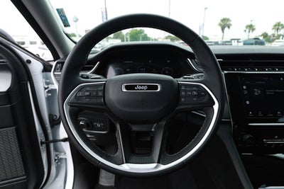 2023 Jeep Grand Cherokee Laredo 4x2