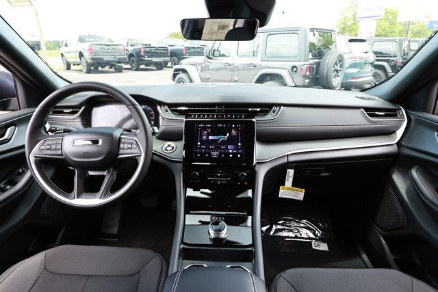 2026 Jeep Grand Cherokee GRAND CHEROKEE LAREDO X 4X2