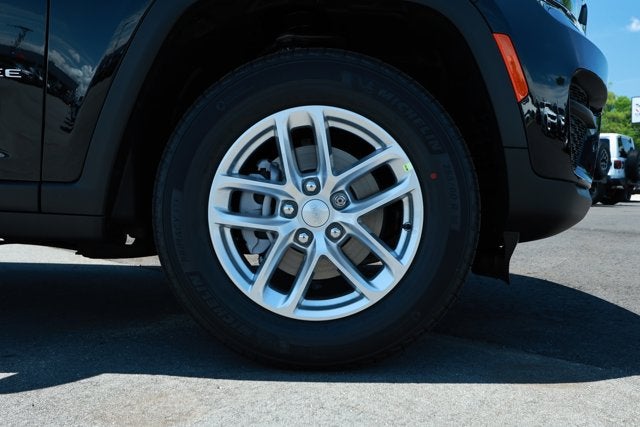 2026 Jeep Grand Cherokee GRAND CHEROKEE LAREDO 4X2