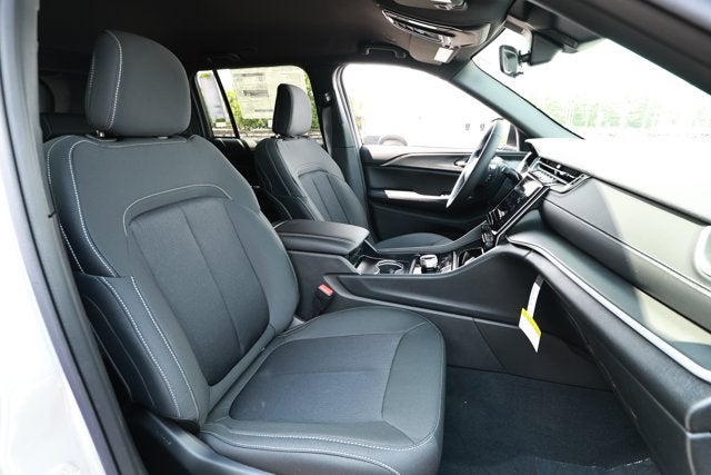 2026 Jeep Grand Cherokee GRAND CHEROKEE LAREDO 4X2