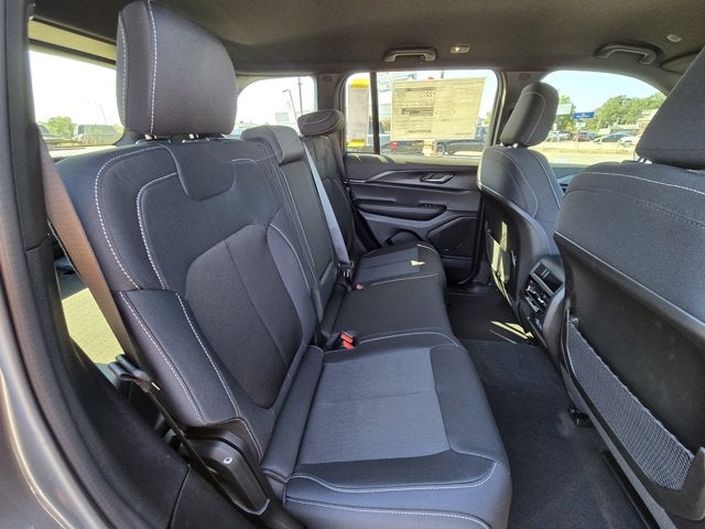 2025 Jeep Grand Cherokee GRAND CHEROKEE LAREDO 4X2