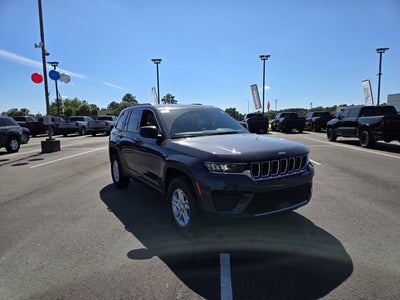 2025 Jeep Grand Cherokee GRAND CHEROKEE LAREDO 4X2