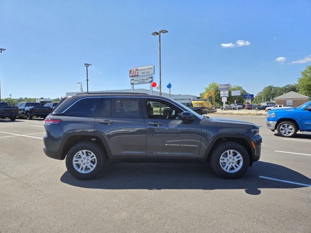 2025 Jeep Grand Cherokee GRAND CHEROKEE LAREDO 4X2