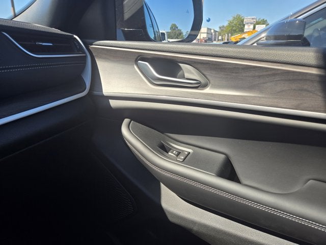 2025 Jeep Grand Cherokee GRAND CHEROKEE LIMITED 4X2