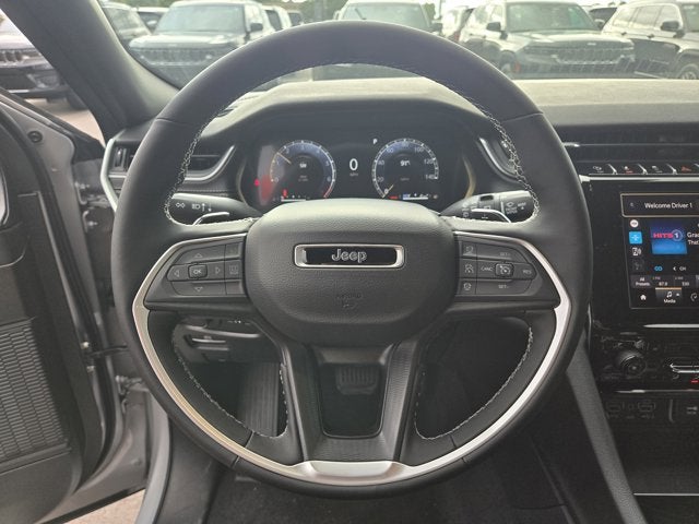 2025 Jeep Grand Cherokee GRAND CHEROKEE LAREDO X 4X4