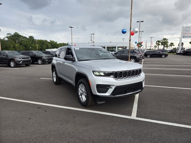 2025 Jeep Grand Cherokee GRAND CHEROKEE LAREDO X 4X4