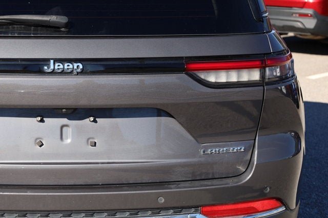 2023 Jeep Grand Cherokee Laredo 4x4
