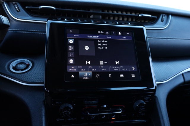 2023 Jeep Grand Cherokee Laredo 4x4