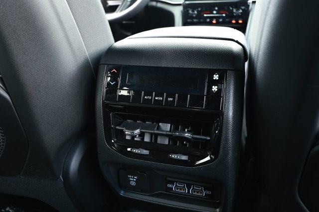 2026 Jeep Grand Cherokee GRAND CHEROKEE L LAREDO X 4X2