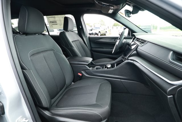 2026 Jeep Grand Cherokee GRAND CHEROKEE L LAREDO X 4X2