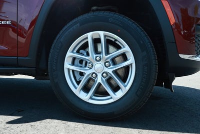 2026 Jeep Grand Cherokee GRAND CHEROKEE L LAREDO X 4X2