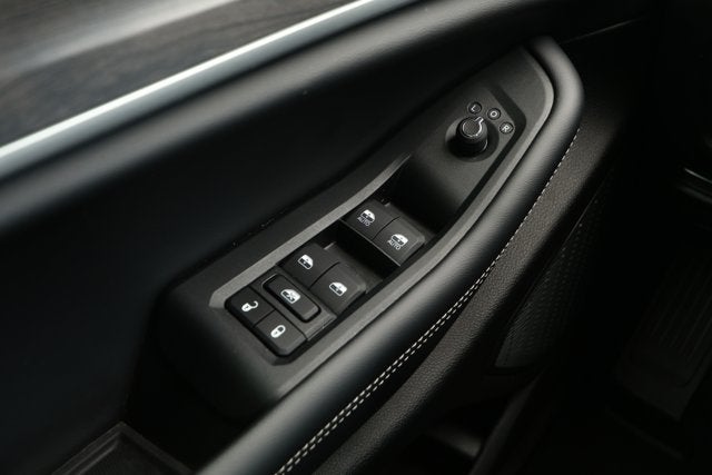 2025 Jeep Grand Cherokee L Limited 4x2