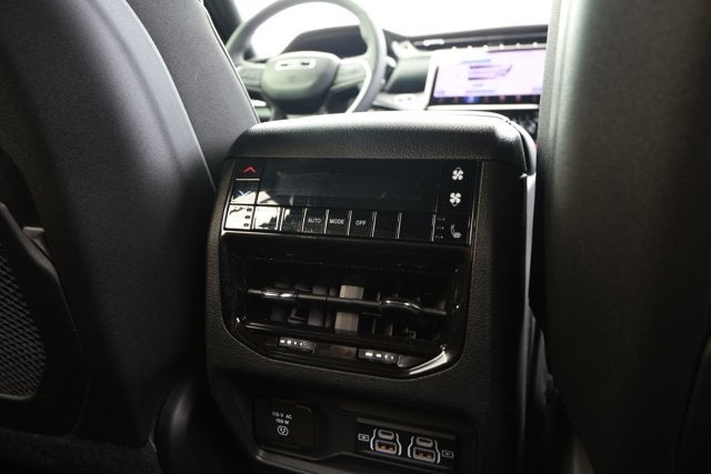 2025 Jeep Grand Cherokee L Limited 4x2