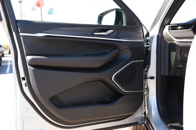 2025 Jeep Grand Cherokee GRAND CHEROKEE L LIMITED 4X2