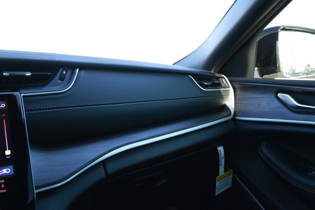 2025 Jeep Grand Cherokee GRAND CHEROKEE L LIMITED 4X2