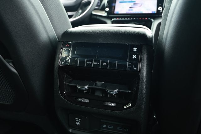 2026 Jeep Grand Cherokee GRAND CHEROKEE L LIMITED 4X2
