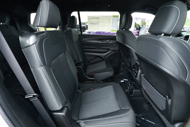 2026 Jeep Grand Cherokee GRAND CHEROKEE L LAREDO 4X4