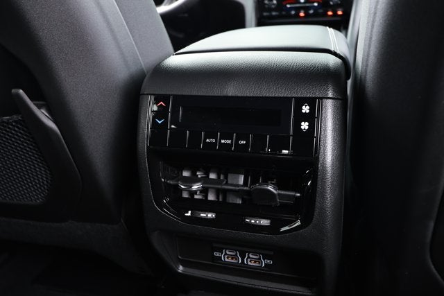 2026 Jeep Grand Cherokee GRAND CHEROKEE L LAREDO 4X4