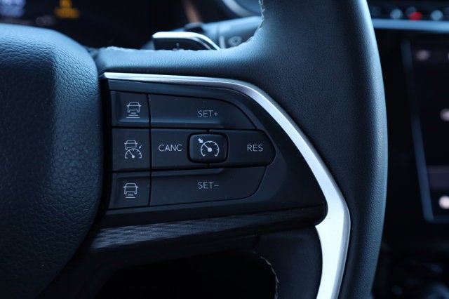 2023 Jeep Grand Cherokee L Laredo 4x4