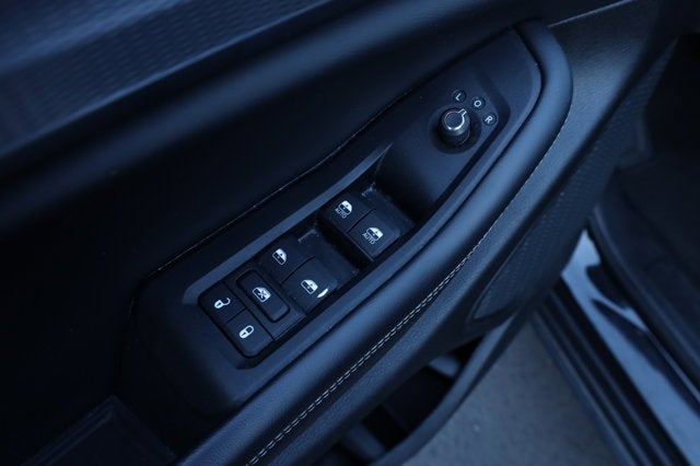 2023 Jeep Grand Cherokee L Laredo 4x4