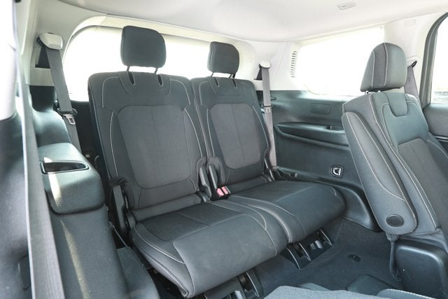 2023 Jeep Grand Cherokee L Laredo 4x4