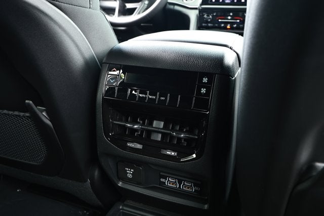 2026 Jeep Grand Cherokee GRAND CHEROKEE L LAREDO X 4X4