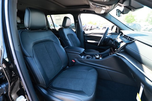 2026 Jeep Grand Cherokee GRAND CHEROKEE L LAREDO ALTITUDE 4X4