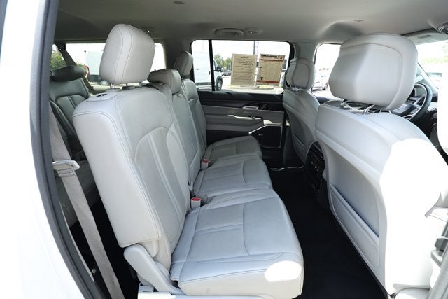 2024 Jeep Wagoneer L Series II 4x2