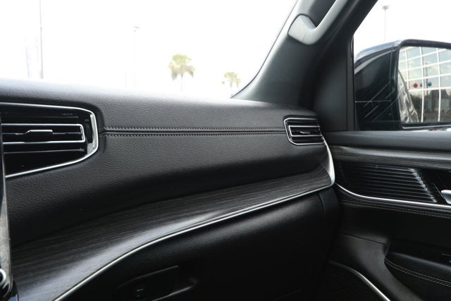 2024 Jeep Wagoneer L Series II 4x2