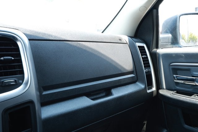 2024 RAM 1500 Classic SLT Quad Cab 4x2 6'4' Box