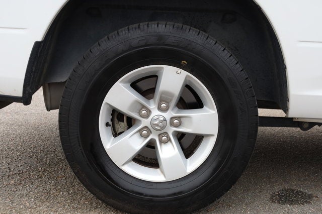 2024 RAM 1500 Classic SLT Quad Cab 4x2 6'4' Box