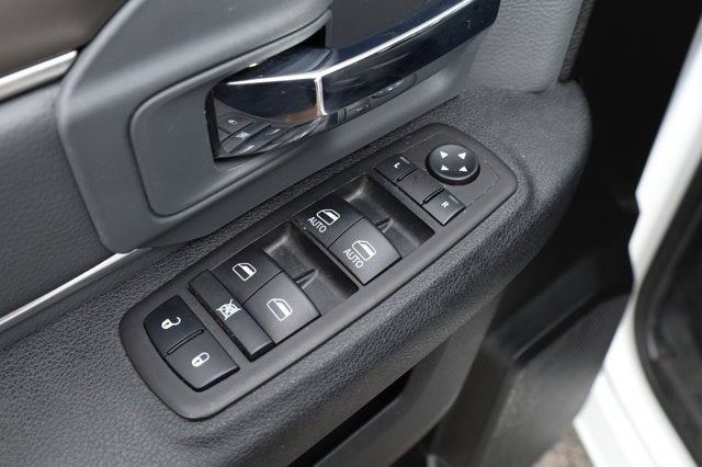 2024 RAM 1500 Classic SLT Quad Cab 4x2 6'4' Box