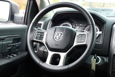 2024 RAM 1500 Classic SLT Quad Cab 4x2 6'4' Box