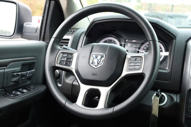 2024 RAM 1500 Classic SLT Quad Cab 4x2 6'4' Box