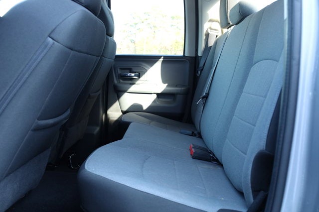 2024 RAM 1500 Classic SLT Quad Cab 4x2 6'4' Box