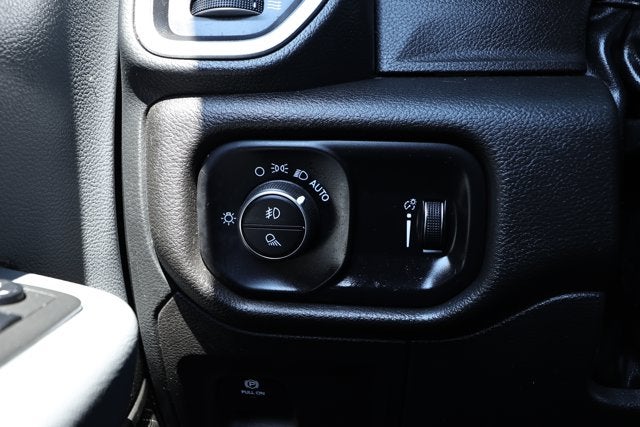 2022 RAM 1500 Big Horn Quad Cab 4x2 6'4' Box