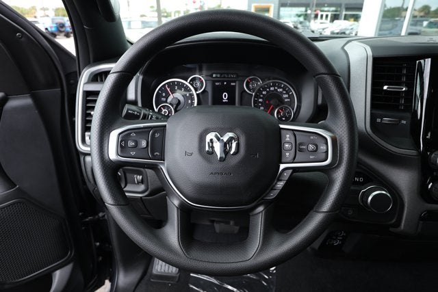 2026 RAM Ram 1500 RAM 1500 TRADESMAN CREW CAB 4X2 5'7' BOX