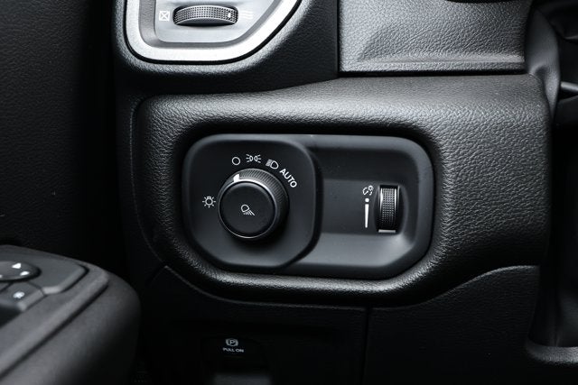 2026 RAM Ram 1500 RAM 1500 TRADESMAN CREW CAB 4X2 5'7' BOX