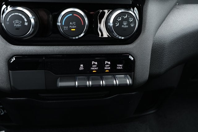 2026 RAM Ram 1500 RAM 1500 TRADESMAN CREW CAB 4X2 5'7' BOX